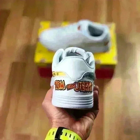 💰HUGE CLEARANCE SALE 💰 Reebok Tom & Jerry Furry Fluffy Womens Shoes - Picture 7 of 14